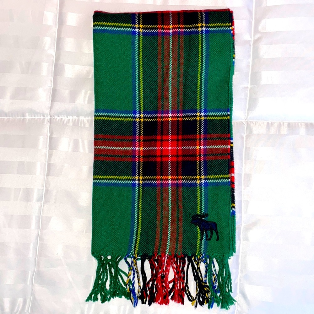 Abercrombie men’s scarf St. Patrick’s Day